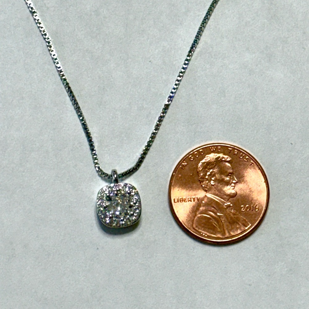Silver Tone Cubic Zirconia Pendant With Chain Necklace New - Picture 4 of 8